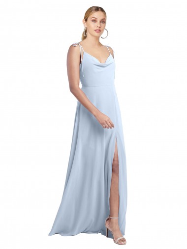 Sem Mangas Decote Capuz Chiffon Azul Céu Claro Comprimento Chão Vestido de Madrinha Mais Barato