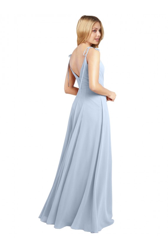 Sem Mangas Decote Capuz Chiffon Azul Céu Claro Comprimento Chão Vestido de Madrinha Mais Barato