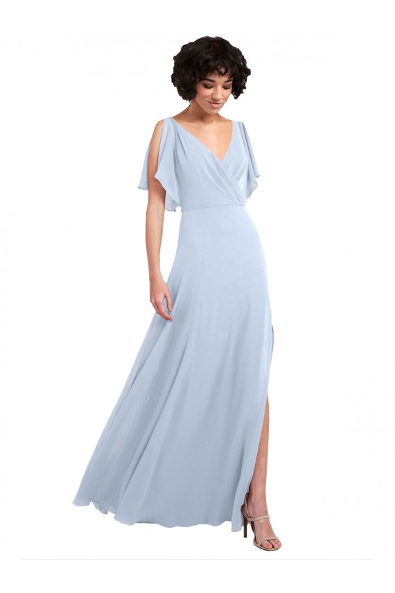 Mangas Esvoaçantes, Mangas Divididas Decote V Chiffon Azul Céu Claro Comprimento Chão Vestidos de Madrinha Mais Barato