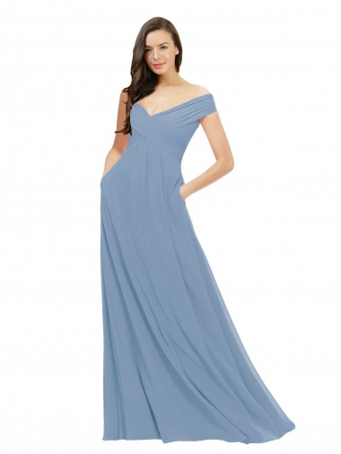 Sem Mangas Fora do Ombro Chiffon Azul Empoeirado Comprimento Chão Vestido de Madrinha Mais Barato