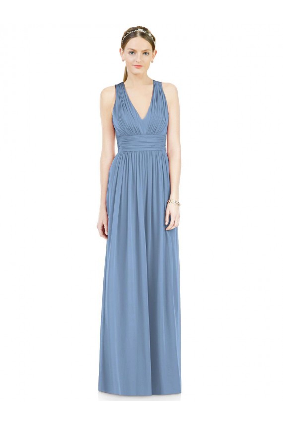 Sem Mangas Decote V Chiffon Azul Empoeirado Comprimento Chão Vestidos Formais / Vestidos de Madrinha Mais Barato