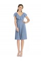 Mangas Curtas Decote V Chiffon Azul Empoeirado Comprimento Joelho Vestidos de Madrinha Mais Barato