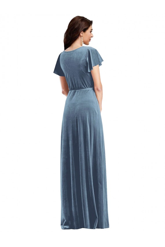 Mangas Esvoaçantes Decote V Veludo Elástico Azul Empoeirado Comprimento Chão Vestidos de Madrinha / Vestidos de Festa Mais Barato