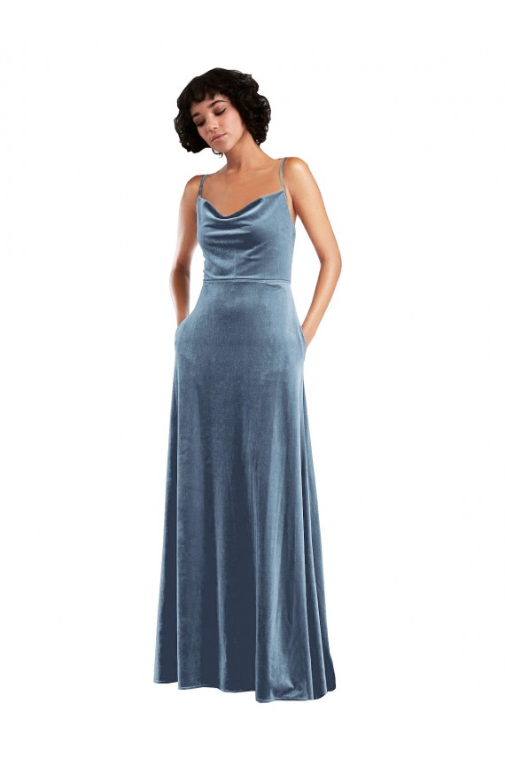 Sem Mangas Decote Capuz Veludo Elástico Azul Empoeirado Comprimento Chão Bainha Vestidos de Madrinha / Vestidos de Festa Mais Barato
