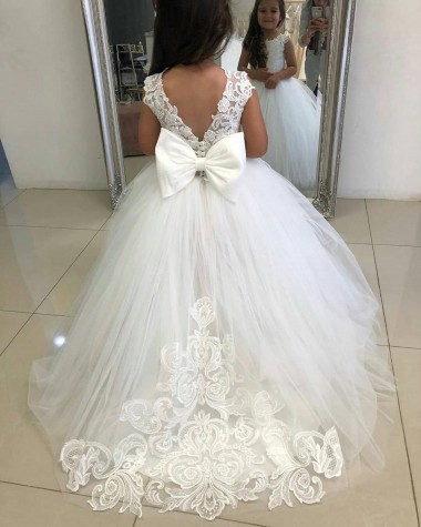 Sem Mangas Barco Tule & Renda Marfim Comboio Capela Vestido para Meninas de Flores Mais Barato