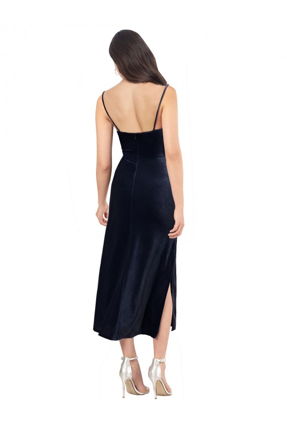 Sem Mangas Decote Capuz Veludo Elástico Marinha Negra Comprimento Midi Vestidos de Madrinha / Vestidos de Noite / Vestidos de Festa Mais Barato