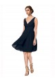Sem Mangas Decote V Chiffon Marinha Negra Comprimento Joelho Vestidos de Madrinha / Vestidos de Cocktail / Vestidos de Homecoming Mais Barato