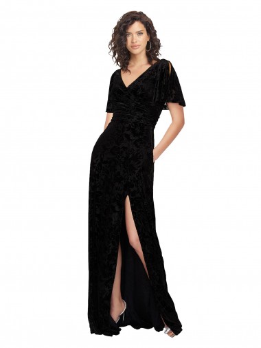 Mangas Curtas, Mangas Divididas Decote V Veludo Floral & Veludo Elástico Preto Comprimento Chão Vestidos de Madrinha Mais Barato