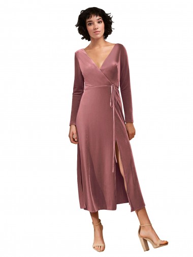 Mangas Compridas Decote V Veludo Elástico Rosa Canela Comprimento Midi Vestidos de Madrinha / Vestidos de Festa Mais Barato