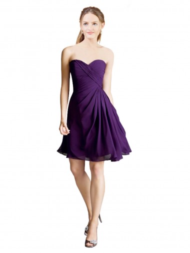 Sem Mangas Sem alças Chiffon Roxo Comprimento Joelho Vestidos de Madrinha / Vestidos de Cocktail / Vestidos de Homecoming Mais Barato
