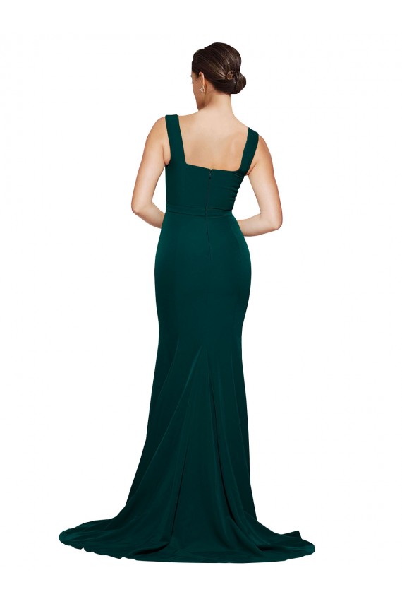 Sem Mangas Decote Quadrado Crepe Esticado Verde Meia-Noite Comboio Varredela Vestidos de Madrinha / Vestidos de Festa Mais Barato